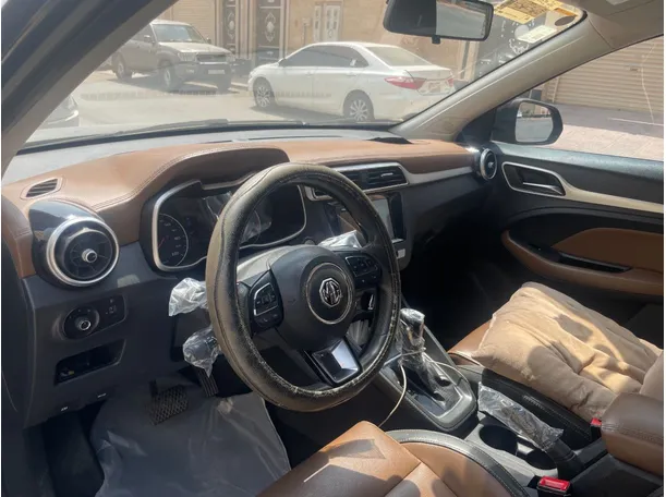 Car image 13