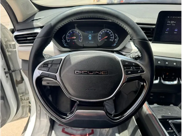 Car image 17