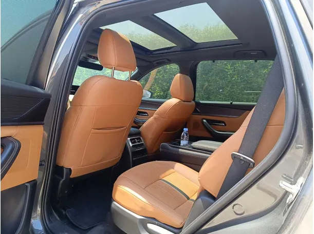 Car image 21