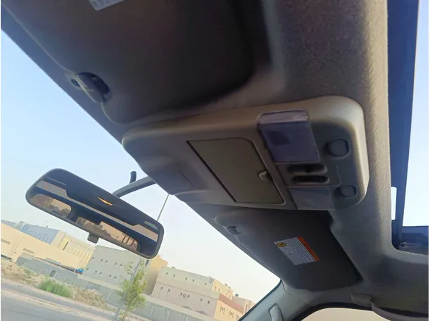 Car image 29