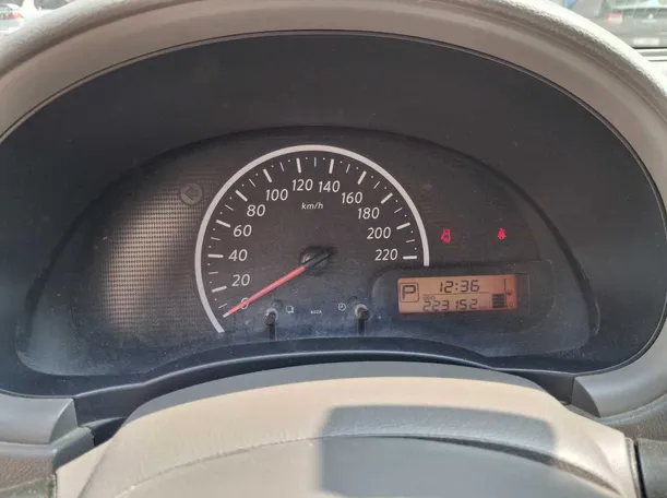 Car image 18
