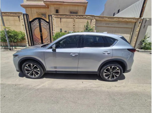 Car image 8