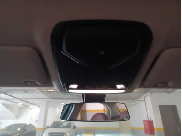 Car image 19