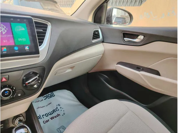 Car image 25