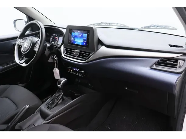 Car image 10