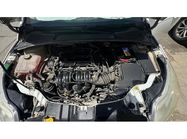 Car image 25