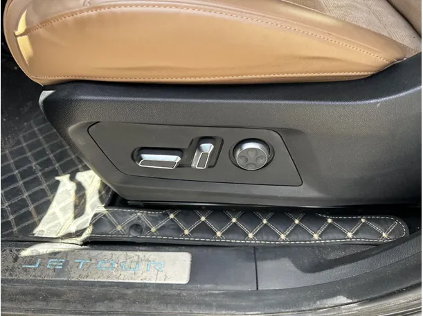 Car image 29