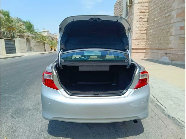 Car image 27