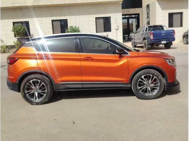 Car image 4