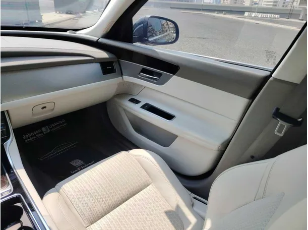Car image 31