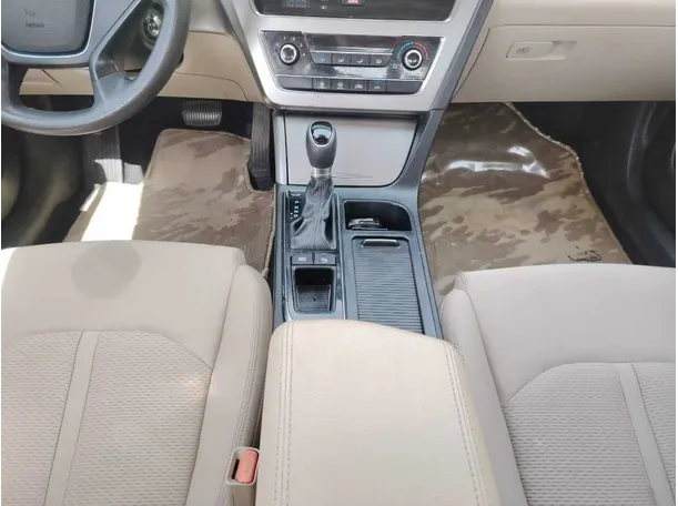 Car image 23