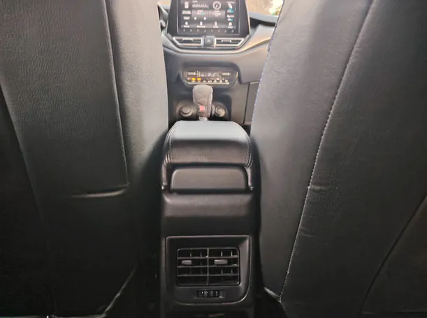 Car image 27