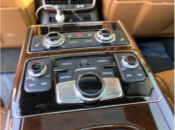Car image 28