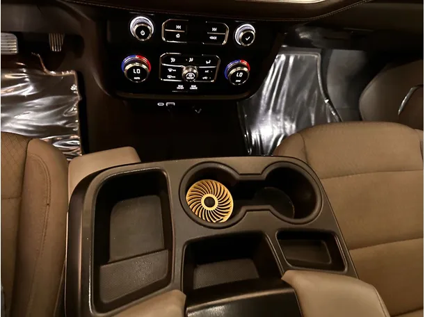 Car image 26