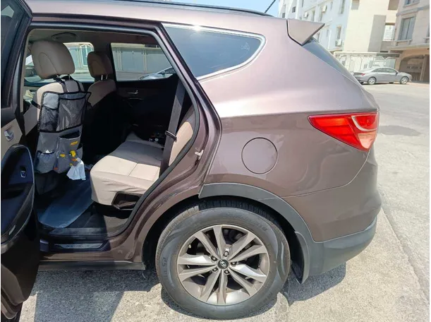 Car image 17