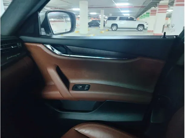 Car image 35
