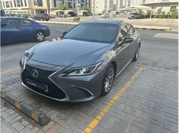 2019 Lexus ES350 in KSA