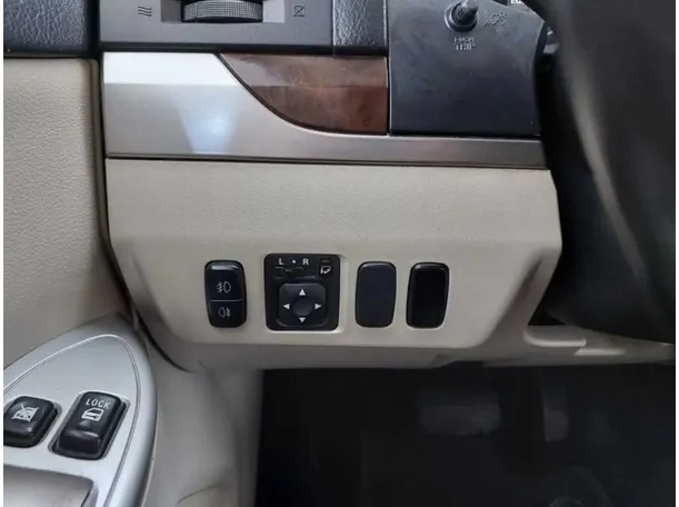 Car image 34