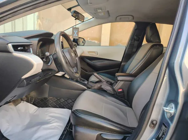 Car image 15