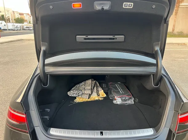 Car image 24