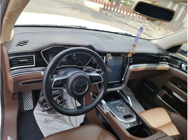 Car image 13