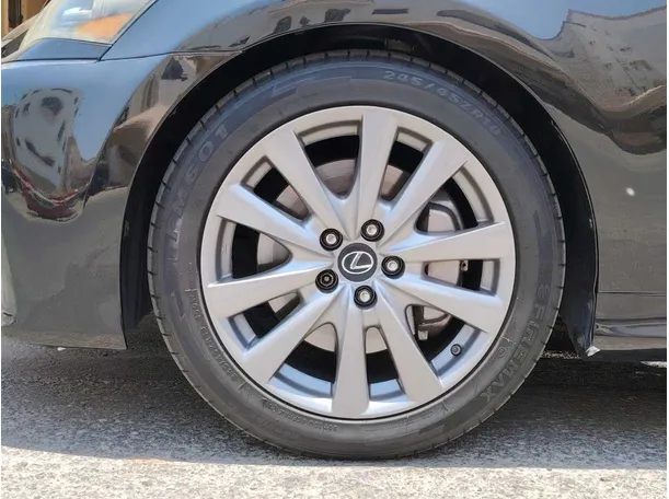Car image 10