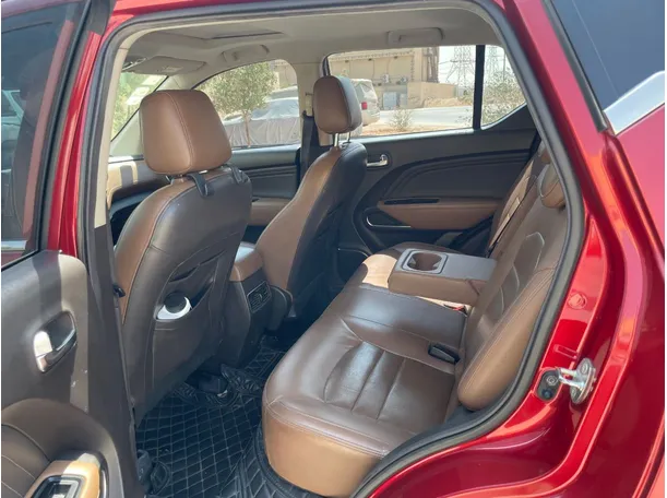 Car image 16