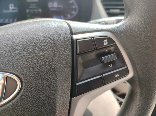 Car image 37