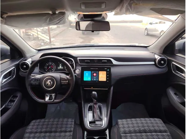 Car image 15