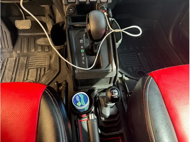 Car image 13