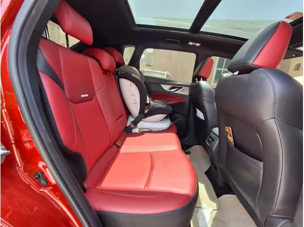 Car image 13