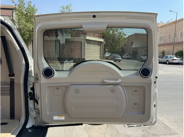 Car image 22