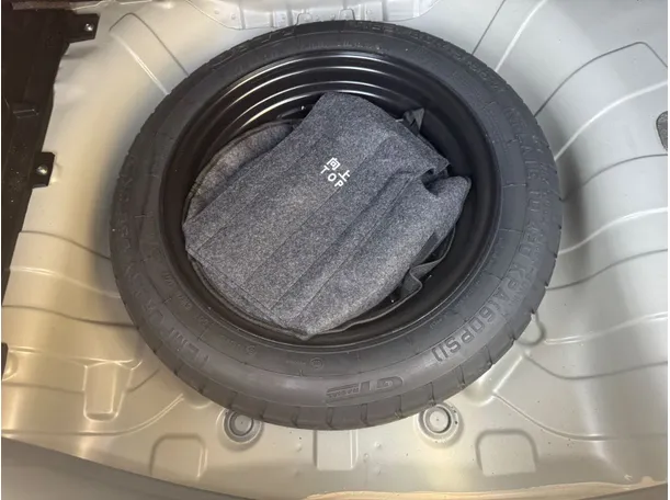 Car image 22