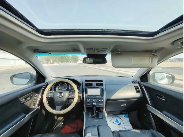 Car image 17