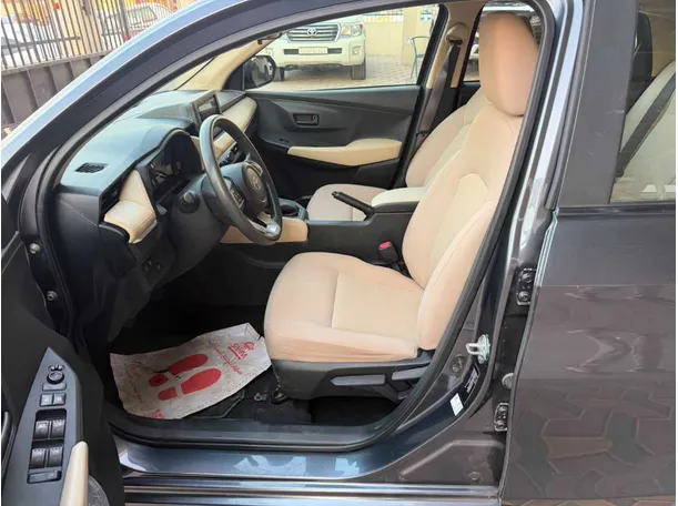 Car image 13