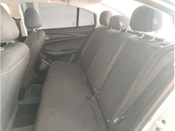 Car image 19