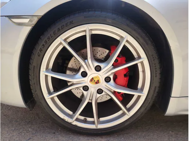 Car image 10