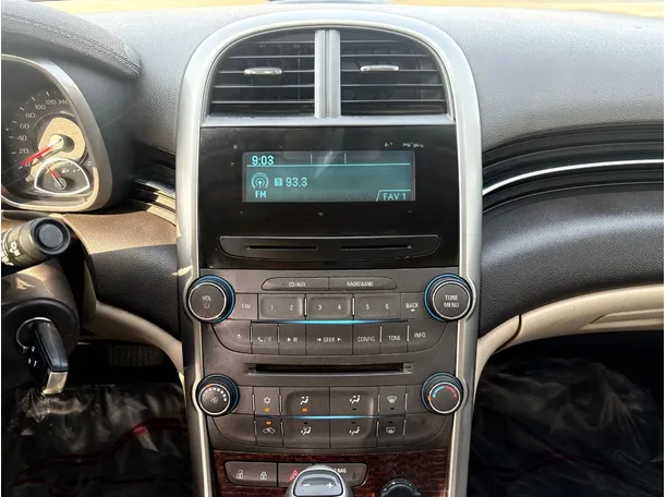 Car image 19