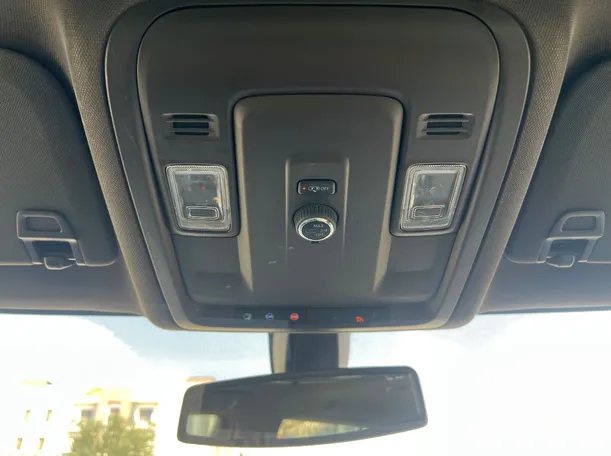 Car image 24