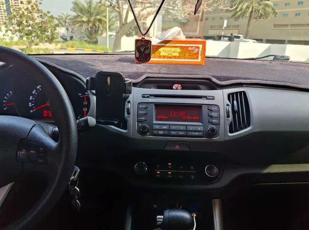 Car image 17