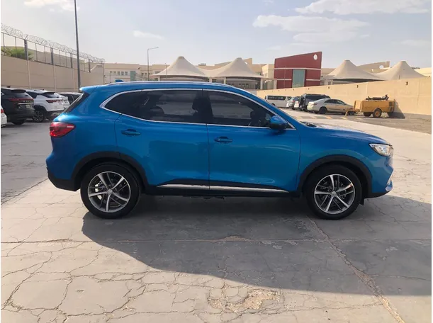 Car image 4