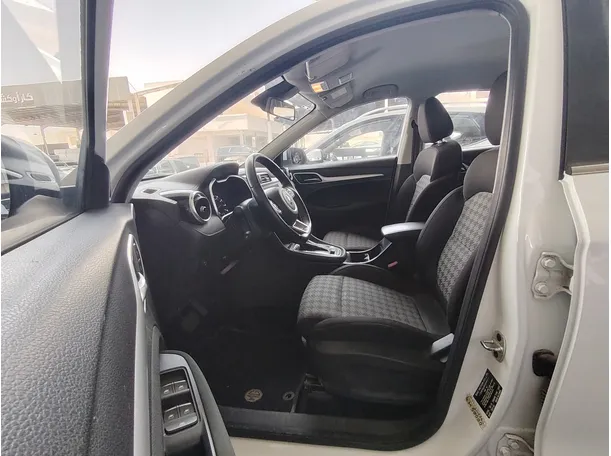 Car image 13