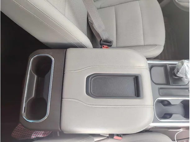 Car image 23