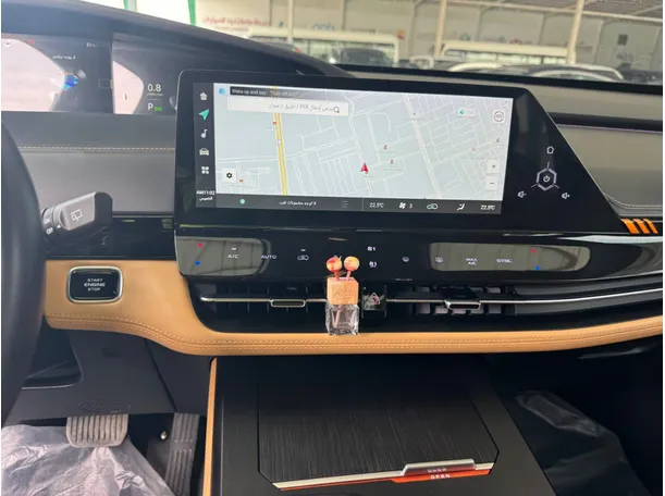 Car image 12