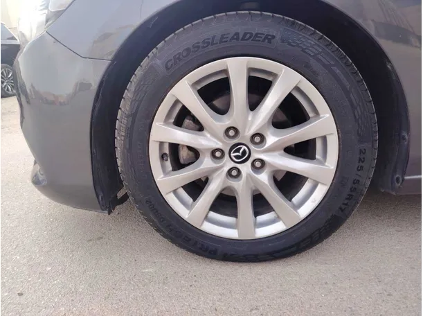 Car image 10