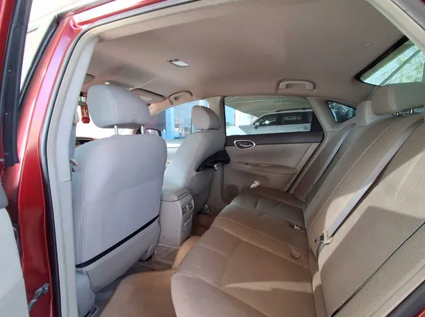 Car image 13