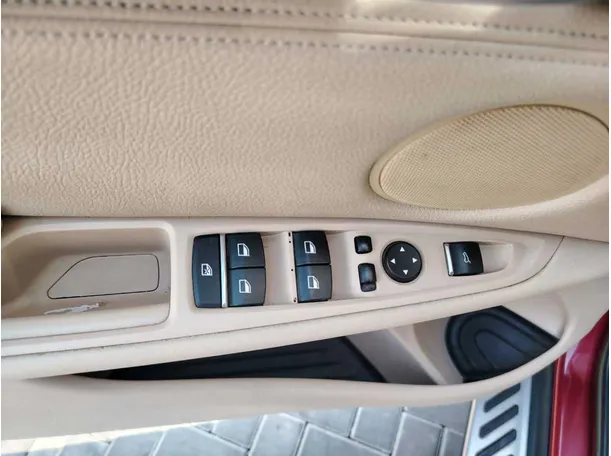 Car image 39