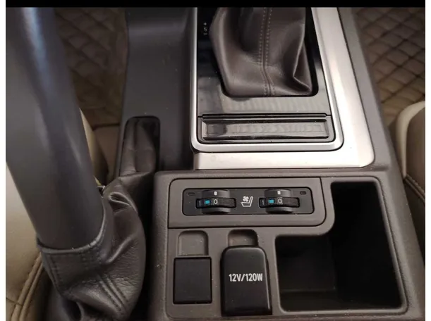 Car image 26