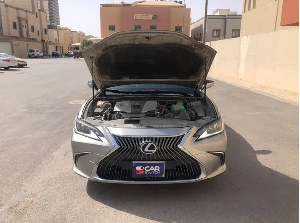 Car image 24