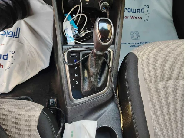 Car image 26